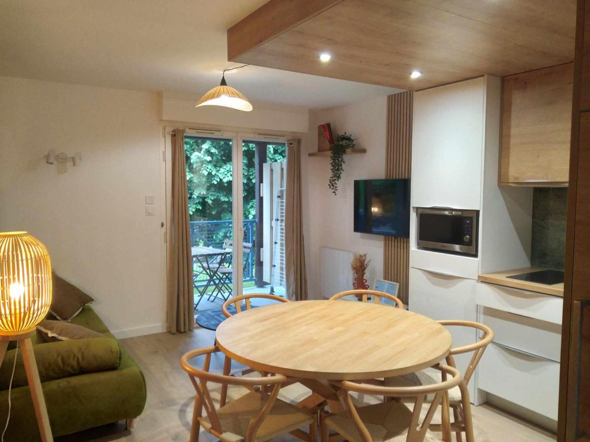 Duplex Lumineux - 40M2 - 2 Chambres - Balcon Terrasse - Parking - Entierement Renove En Mai 2024 Cauterets Exteriör bild